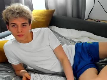 GOAL: Dick close to cam [400 tokens remaining] You make our day: 5555 #18 #bigcock #ass #twink