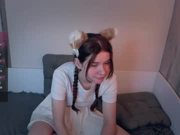 My name is Alice (???) I'm #new and #shy . My face is #cute ^_^ I'm #young and #18 years old. Goal: ????????Off my jeans!???????? [155 tokens remaining]